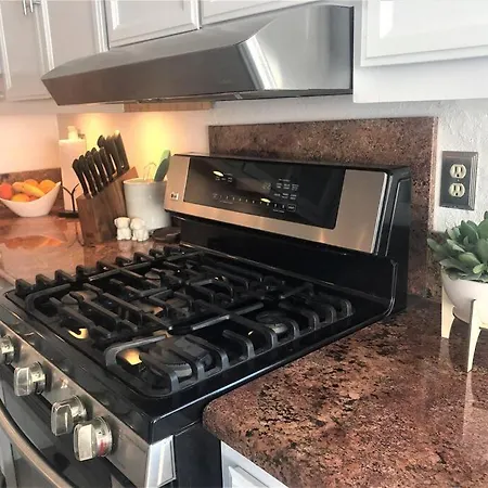 Upscale Mission Beach Couples Getaway/Pet Friendly Villa